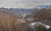 41 Panorama verso la bassa Valle Brembana...